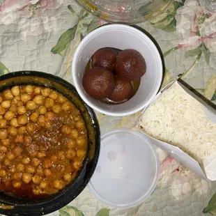 Gulab jamun and channa masala meal