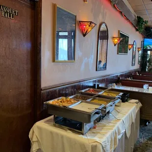 oysters and mussels, interior