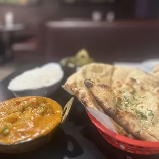 Vegetable entree with Garlic Naan