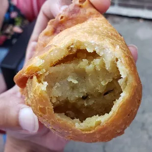 Interior of vegetable samosa ($5), vegan by default. Nicely done.