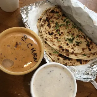 Butter Chicken, white rice, garlic naan