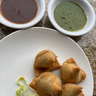 VEGETABLE SAMOSA