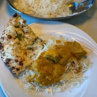 Chicken Karara Balti , rice and garlic Naan