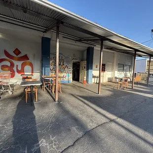 Seating area in parking lot off Los Feliz Blvd