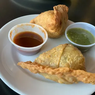 Vegetable samosas