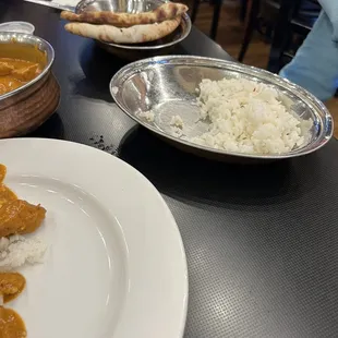 Chicken, naan rice. Veggies