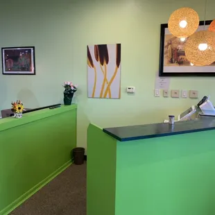 Indian cafe&apos;s counter