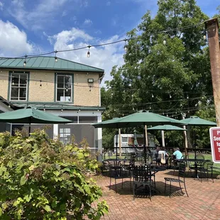 Patio - Outdoor Dining