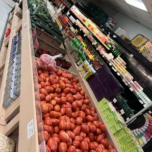 Fresh roma tomatoes, indian tomatoes, water etc