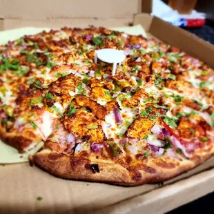 Chili chicken pizza
