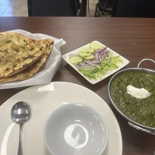 Palak paneer, nan and salad