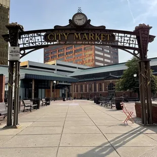 the entrance to the city market