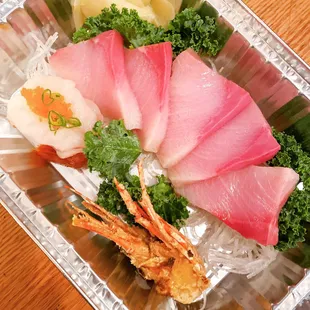 Hamachi sashimi