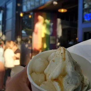 Ice cream and long line