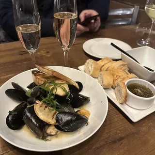 Steamed Mussels