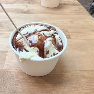 Mint ice cream with chocolate sauce