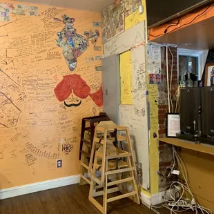 ramen and noodles, interior