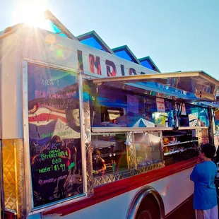 people ordering food