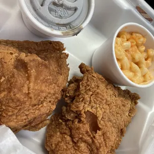 It was a 3 piece, but my husband was too busy eating it  this one was with green beans and Mac and cheese.