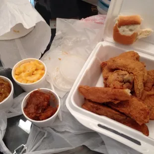 Fried chicken, sweet potatoes, Mac and cheese and fried apples.