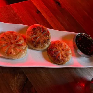 Pan Fried Chive Buns (V)