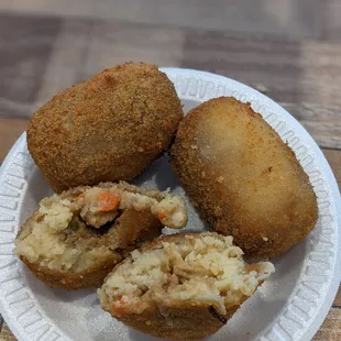 a plate of fried food