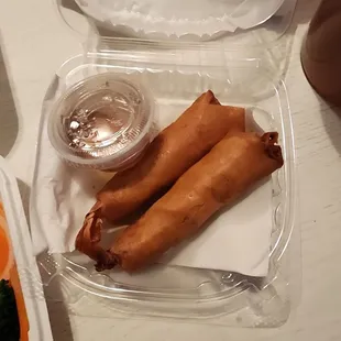 Spring rolls with chili dipping sauce