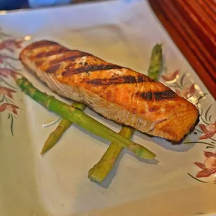 Grilled Salmon (no sauces)