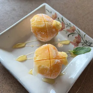 Mango mochi