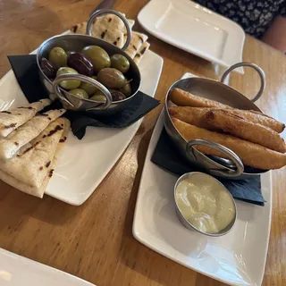 Fried Pickles with Poblano Ranch Dipping Sauce