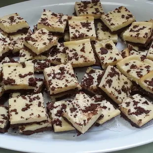 Black and white cheesecake bars