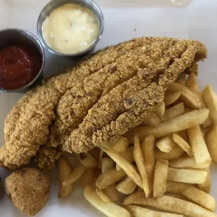 Catfish basket - good fish, meh fries