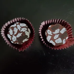 Caramel Apple (do you see &quot;Boo&quot; stamped on them?)