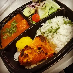 Tandoori chicken and curry lunch combo