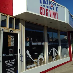 New sign and fresh paint!