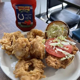 Hoosier Tenderloin Sandwich ($1 upcharge for Onion Rings)