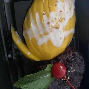 Mango with Black Sweet Sticky Rice