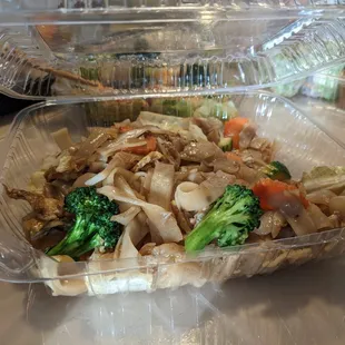 Pad see ew (vegetarian)