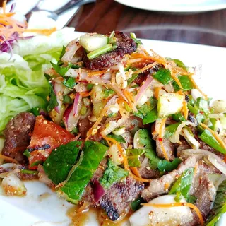 Nuer Nam Tok Salad