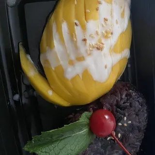 Mango with Black Sweet Sticky Rice