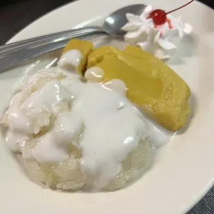 Sticky rice with custard