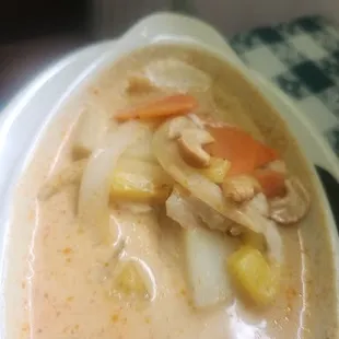 Massamam (Mushroom) Curry w/ choice of meat (Chicken)...pineapple/carrot/cashew/onion