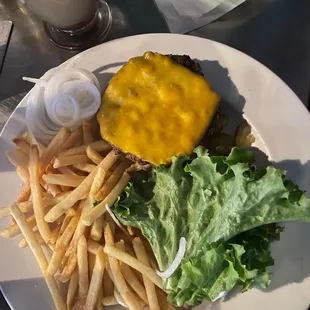 Plain Cheese Burger, it was good and I liked how they served everything separately.