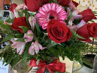 Beezu Beezu Flowers & Gifts