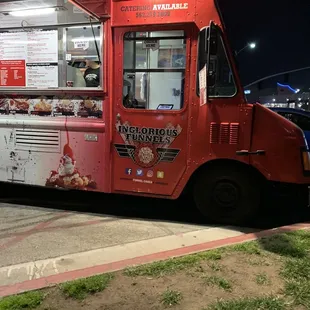 a food truck at night