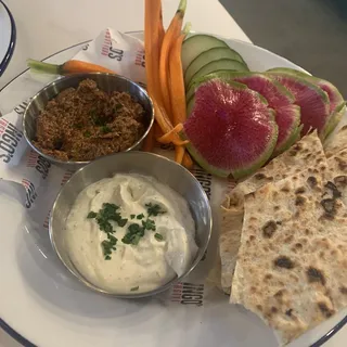 MEZZE DIP PLATE