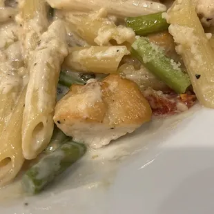 The chicken looks and tastes like it&apos;s frozen