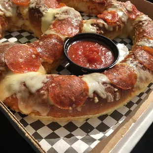 Pretzel pizza