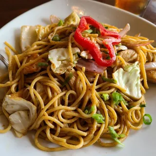 Tallarin Saltado de Pollo