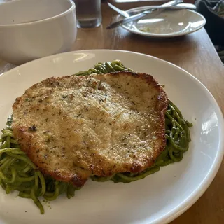 Tallarn Verde Con Pollo